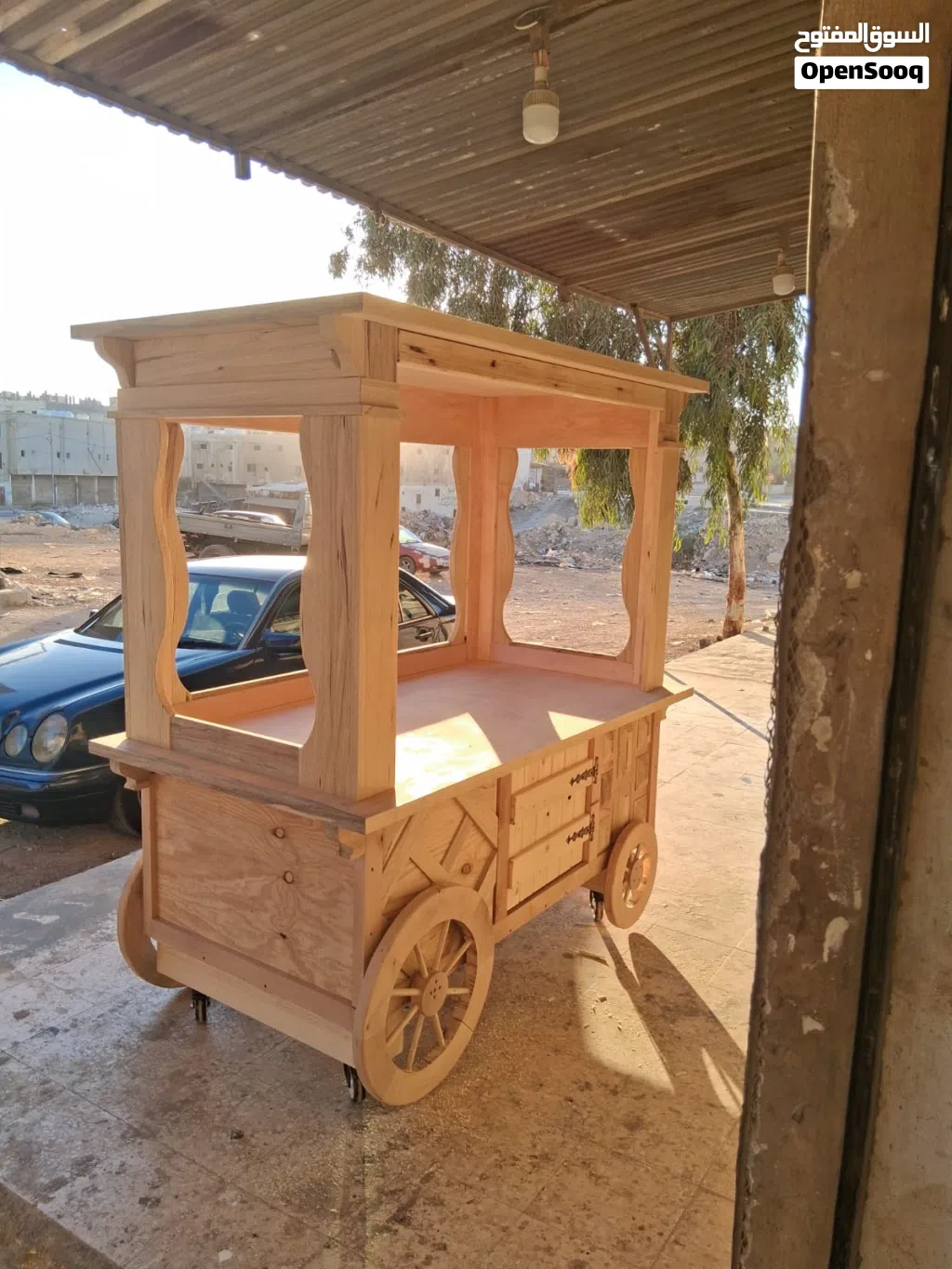 متوفر عربه طول مترين ب متر تقريا.