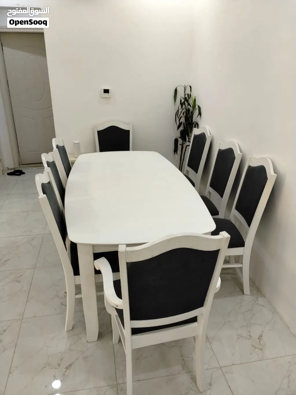 طاولت طعام 8كراسي على السوم