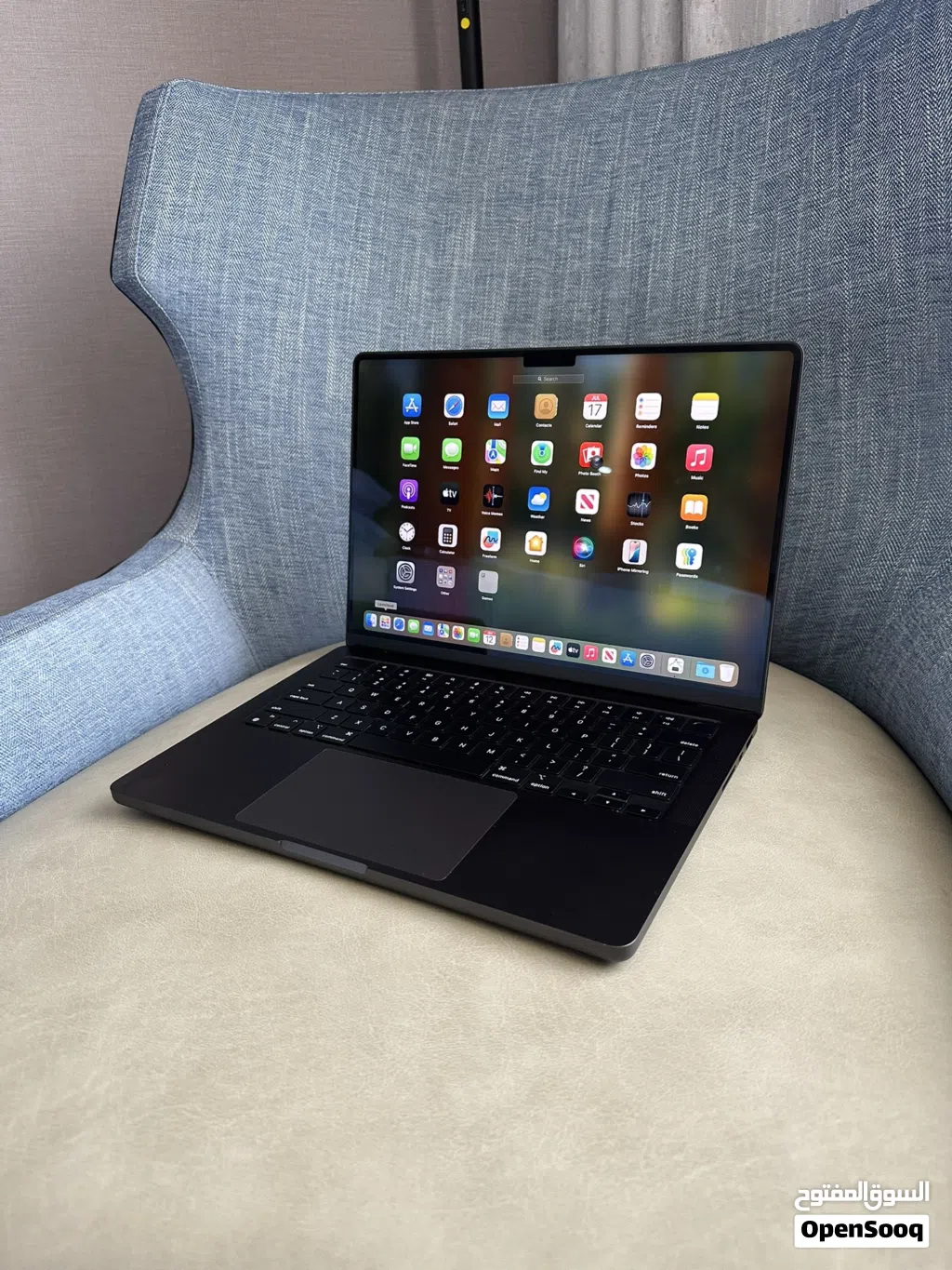 Apple MacBook Pro M4 14.2inch battery 100% بسعر مغري جدا