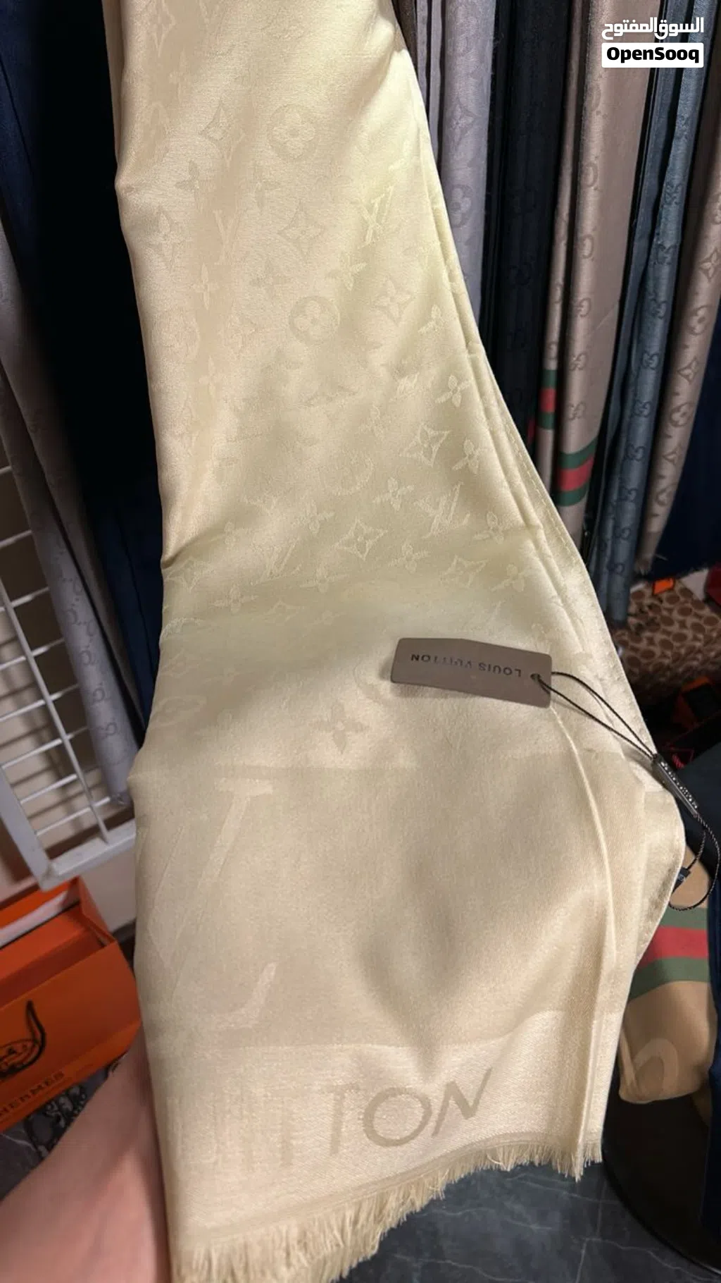 شيلان GUCCI , LV , FENDI