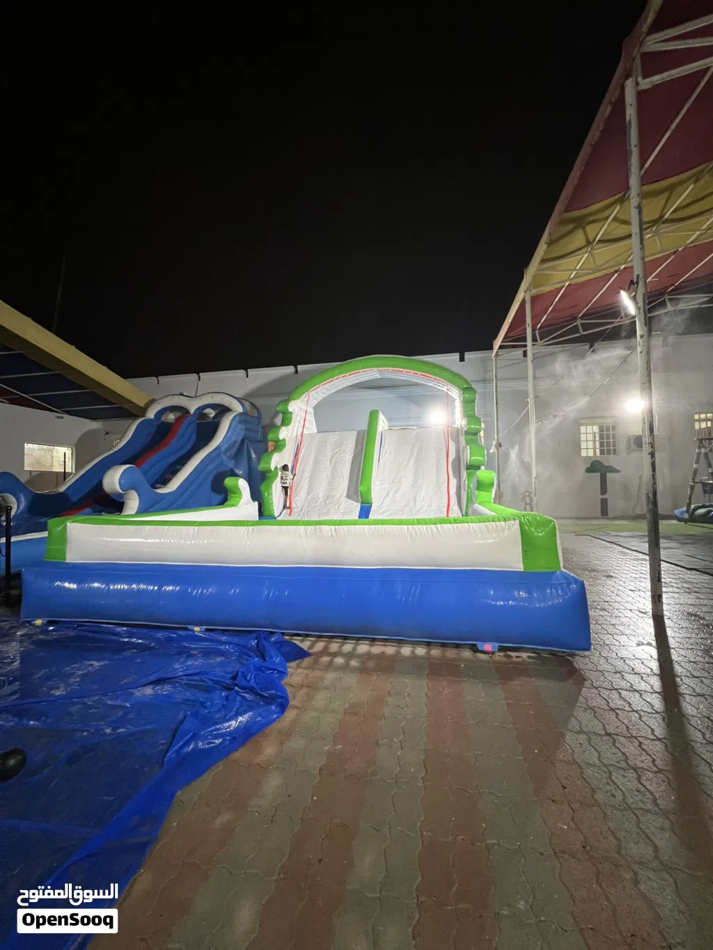 لعبة كبيرة الحجم مائية