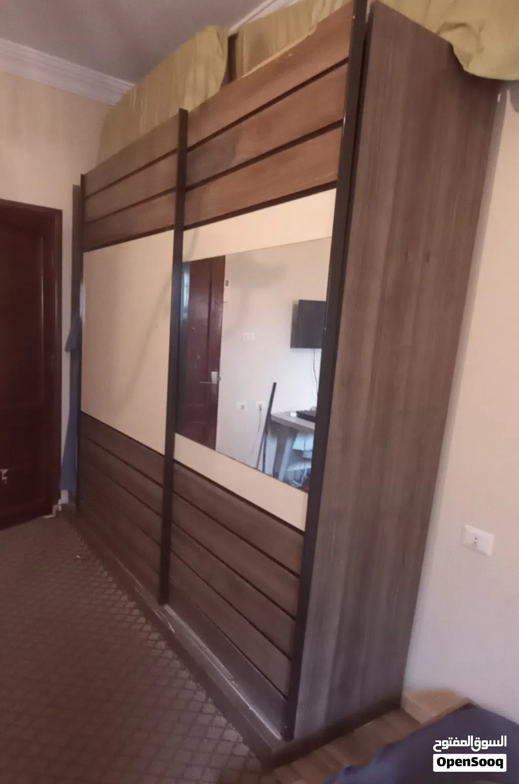 متاح دولاب تركي 2.80*2.40 مستعمل