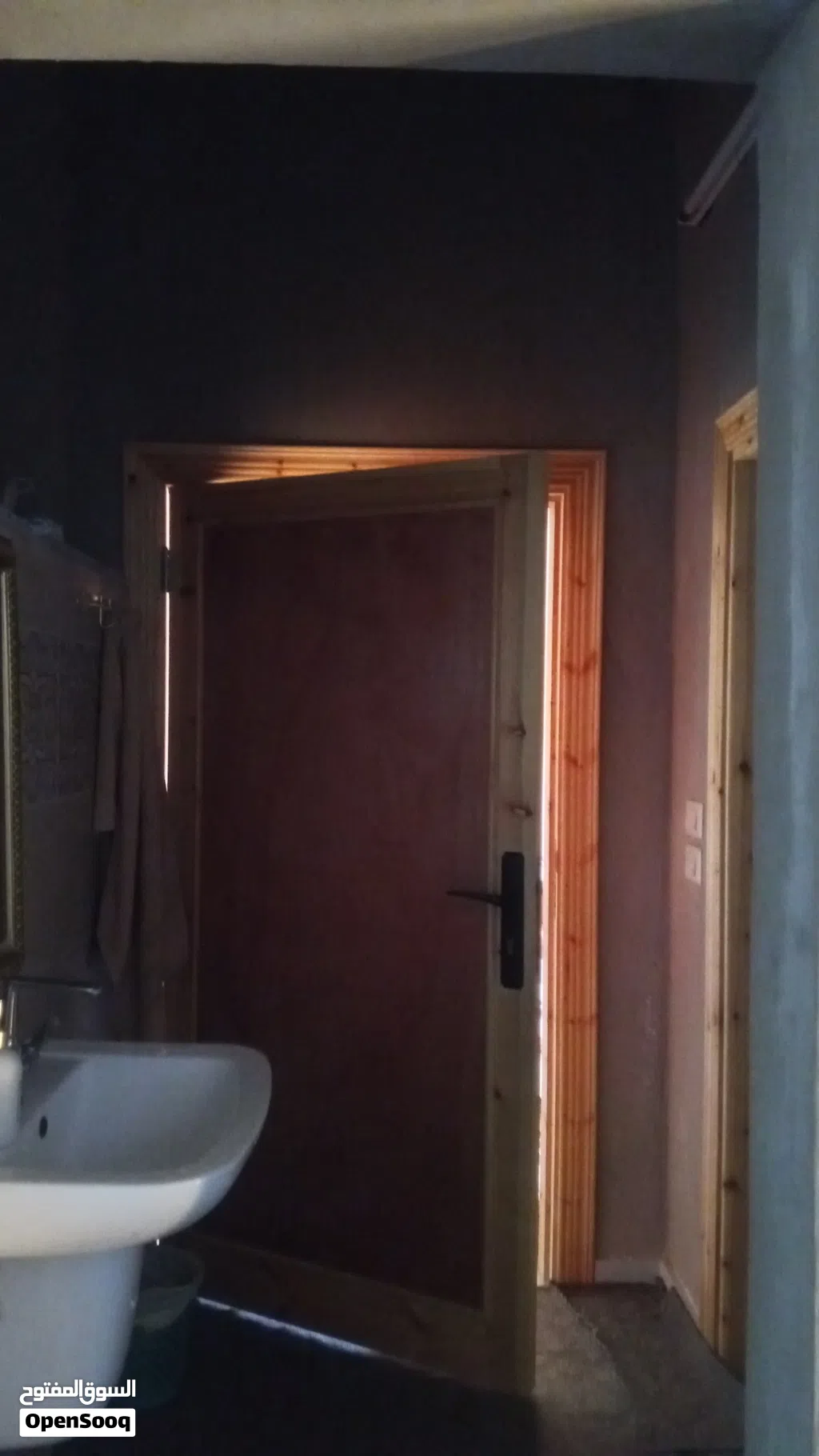 بيت 5 غرف وصالون ومطبخ وحمامين