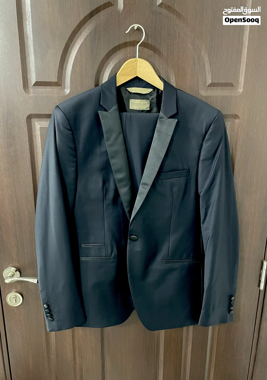 Black Suit Size 54 by Zara Brand Gold Label بدلة ماركة زارا الفئة الذهبية