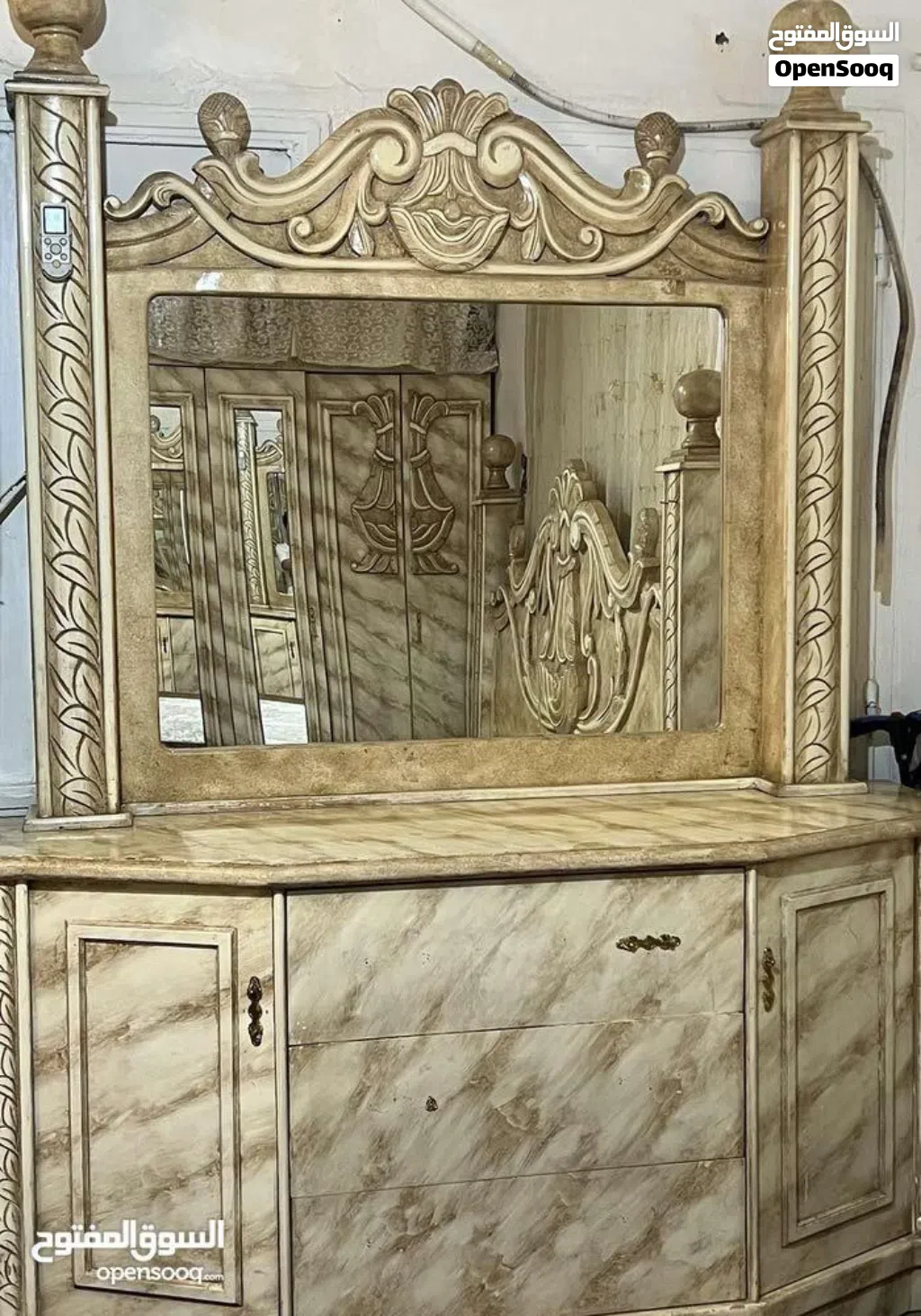 غرفة نوم كاملة مع مرتبه طبيه