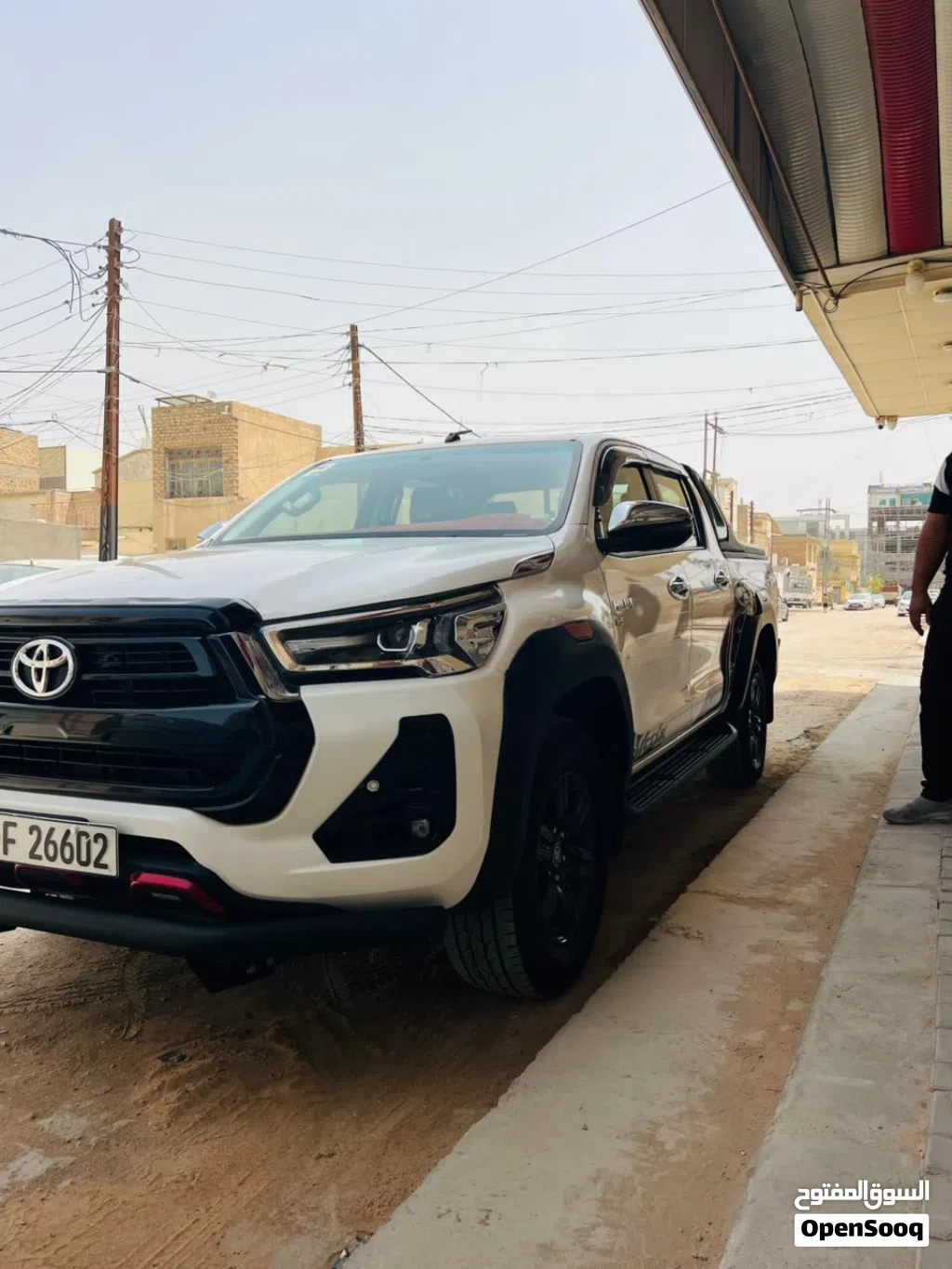 تويوتا هيلوكس SR5
