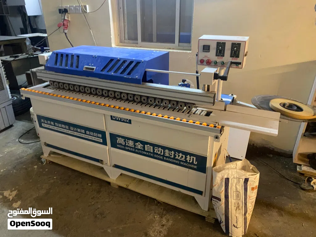 مكينة تغليف شريط الخشب ليبينج high speed auto edge banding machine