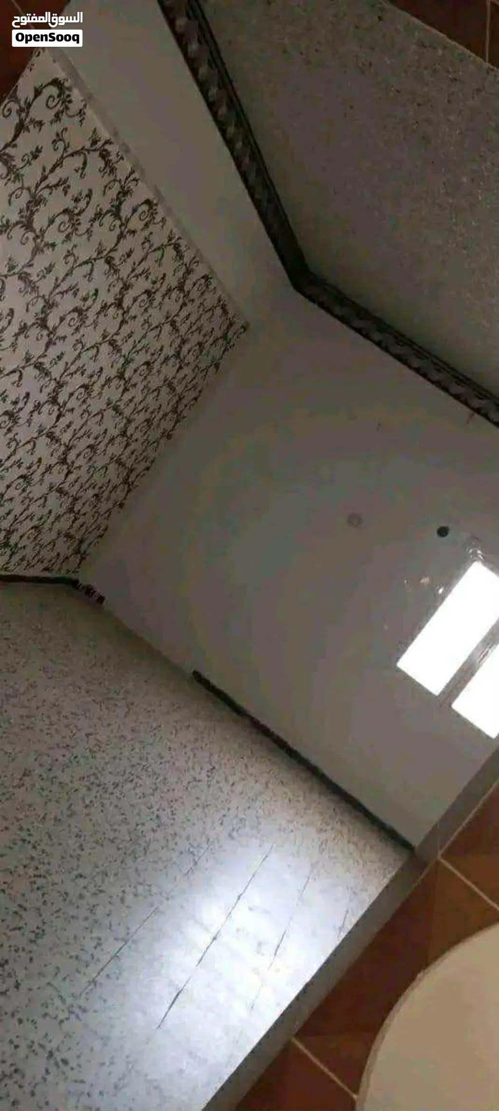 شقه للبيع في سوق الثلاثاء.مدينه زليتن