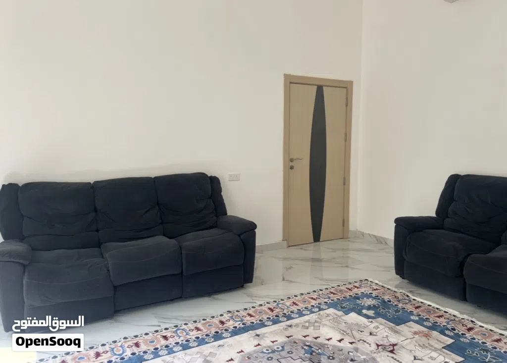 شقة للإيجار شبه حديثة في مسقط مؤثثه جاهزه Furnished, semi-modern apartment for rent in Muscat