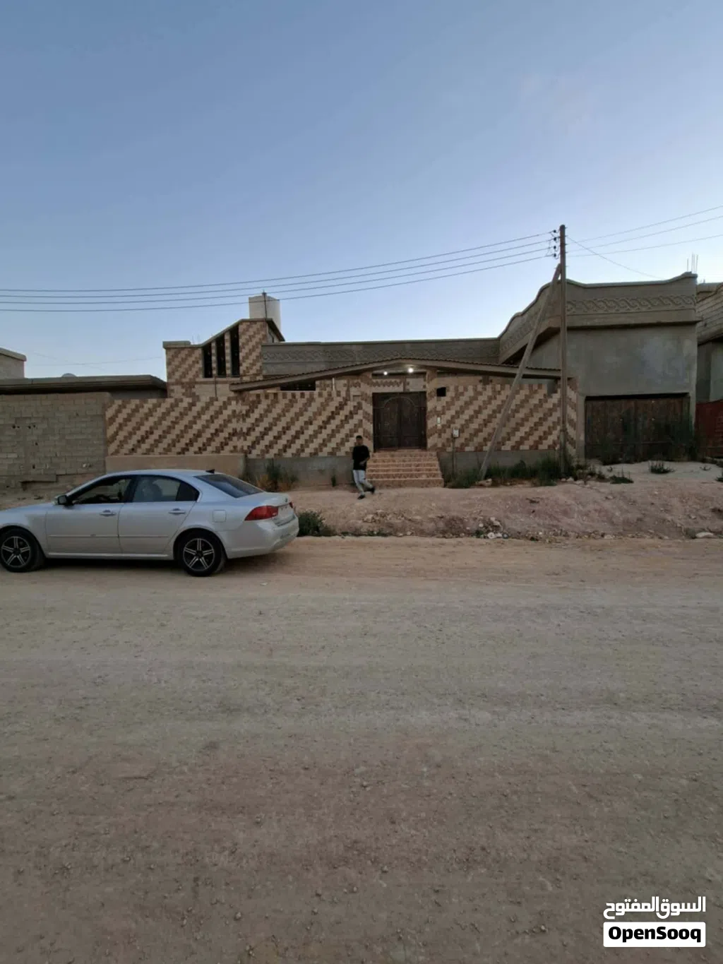 4 ديار حمامين مطبخ مربوعه صاله كبيره بير مياه سعه 250 بتيه مطلع دروج منزل شهاده عقاريه