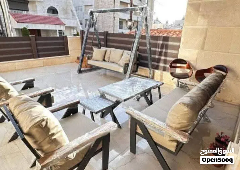 اثاث معدني خارجي مراجيح ثلاثية واطقم خماسي وسباعي