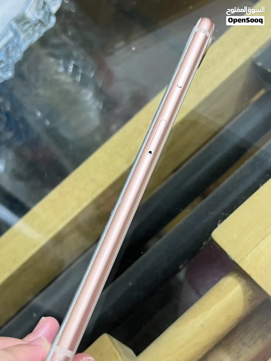للبيع iPhone 8 Plus – 256GB سعة 256 جيجا الجهاز نظيف جدًا، بدون أي خدش لم يُفتح أو يُصلح من قبل جميع