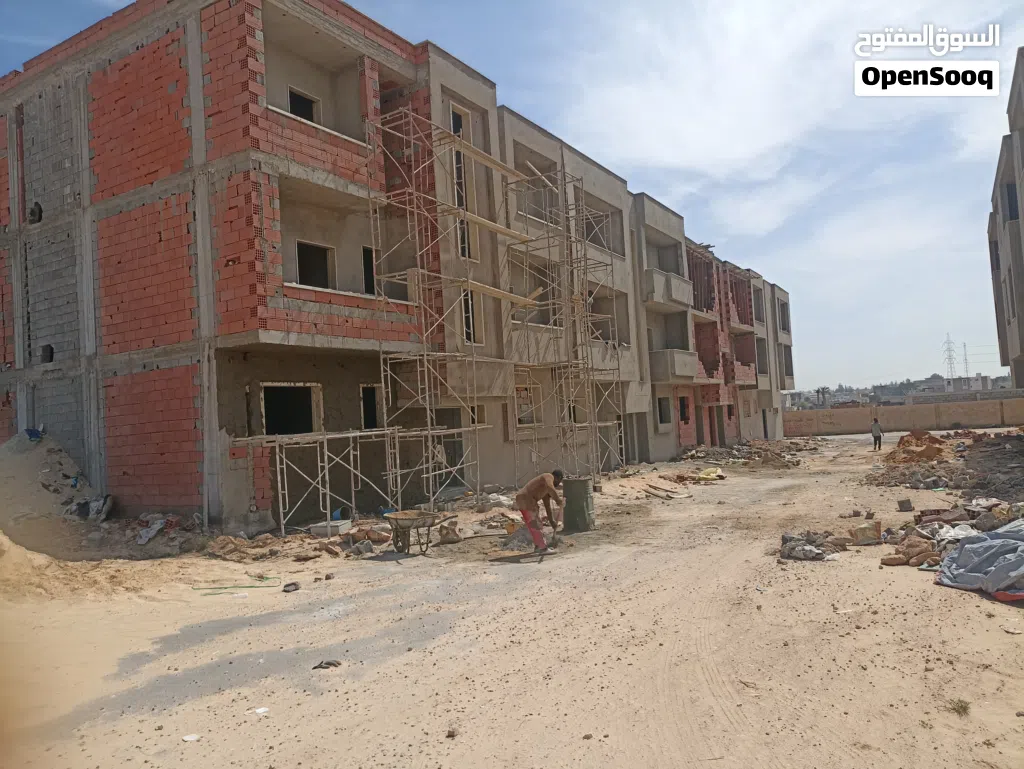 شقق نص تشطيب تشطيب جديد تلات طوابق زوز ديار مربوعه زوز حمامات صاله كوجينه شارع واسع 14متر
