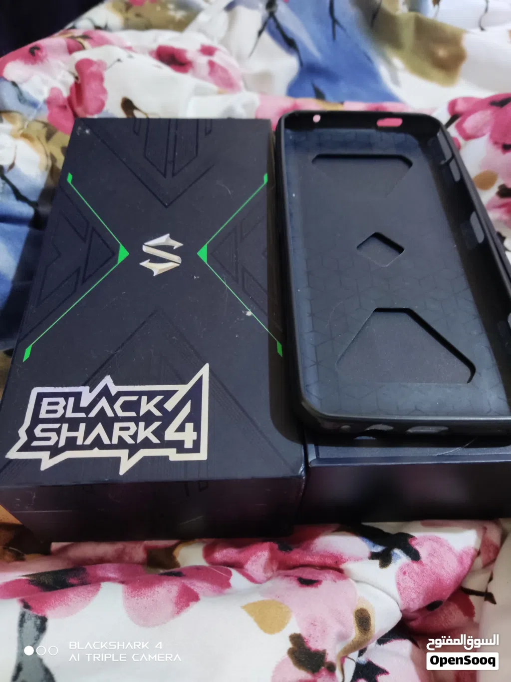 تلفون لعشاق القيمنق بلاك شارك 4