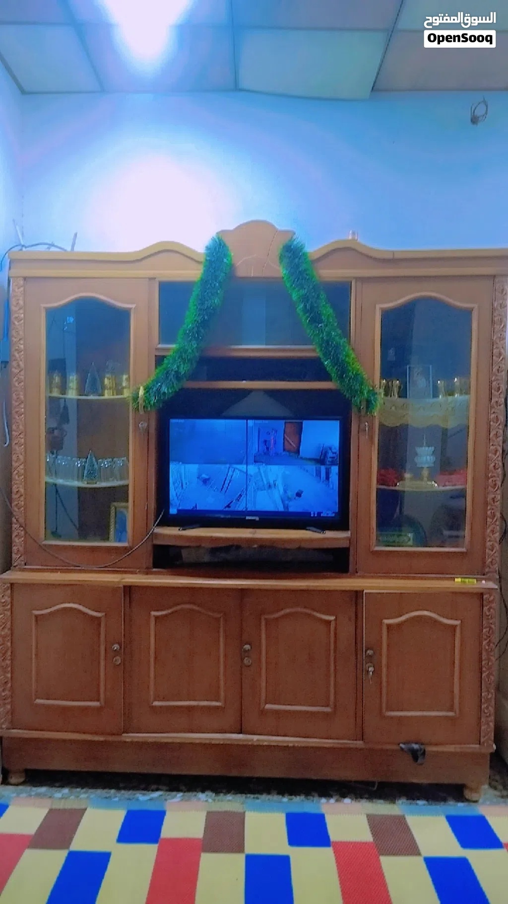 معرض خشب قطعتين