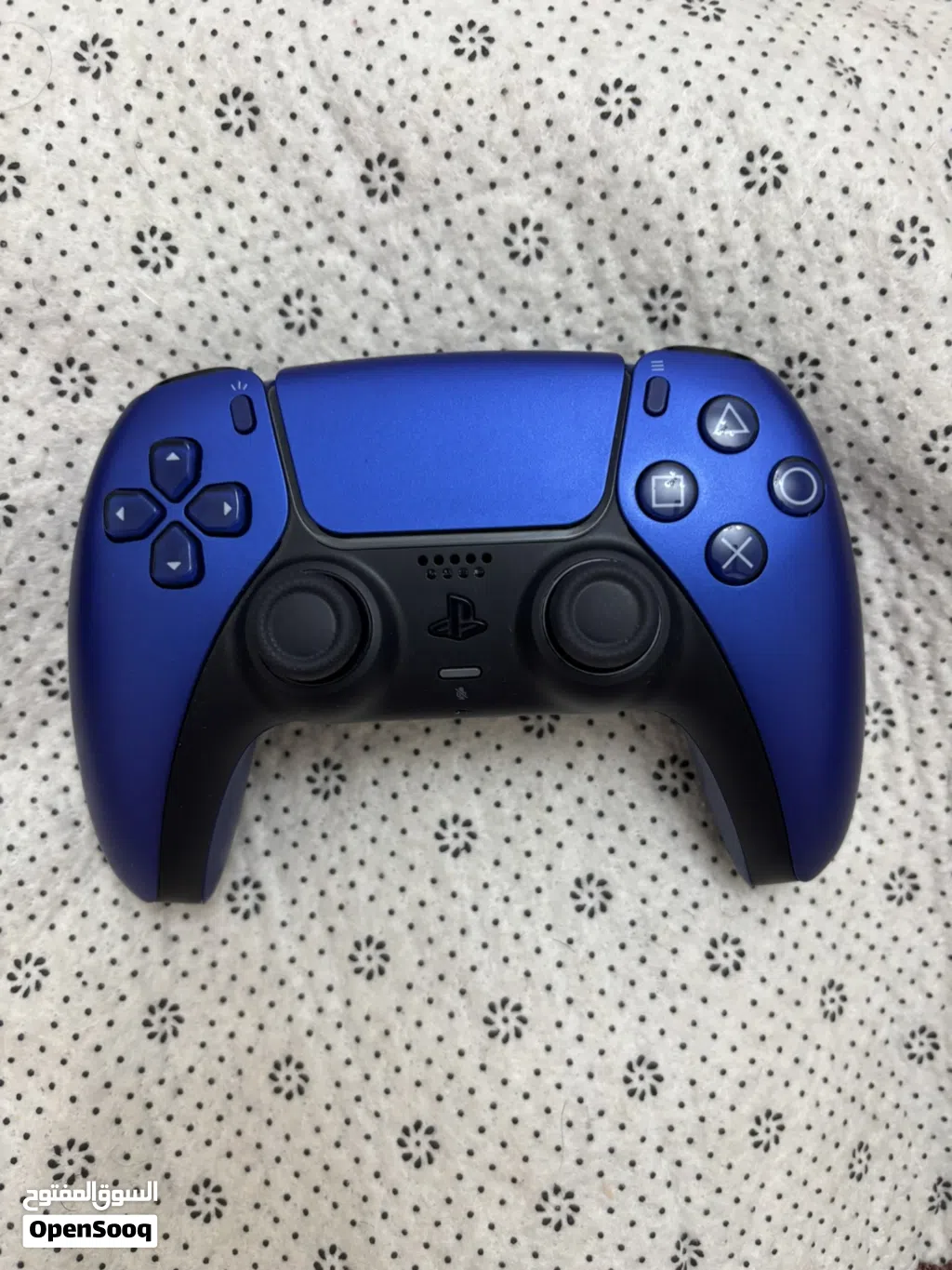 Ps5 controller for sale with minor issue.