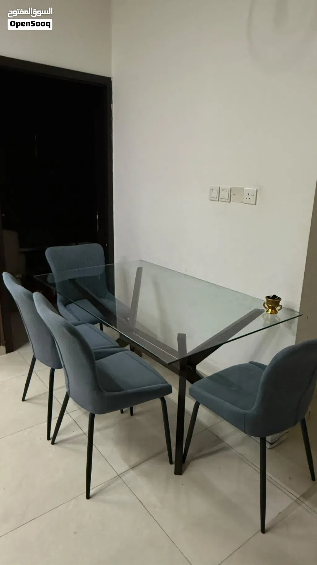 طاولة طعام