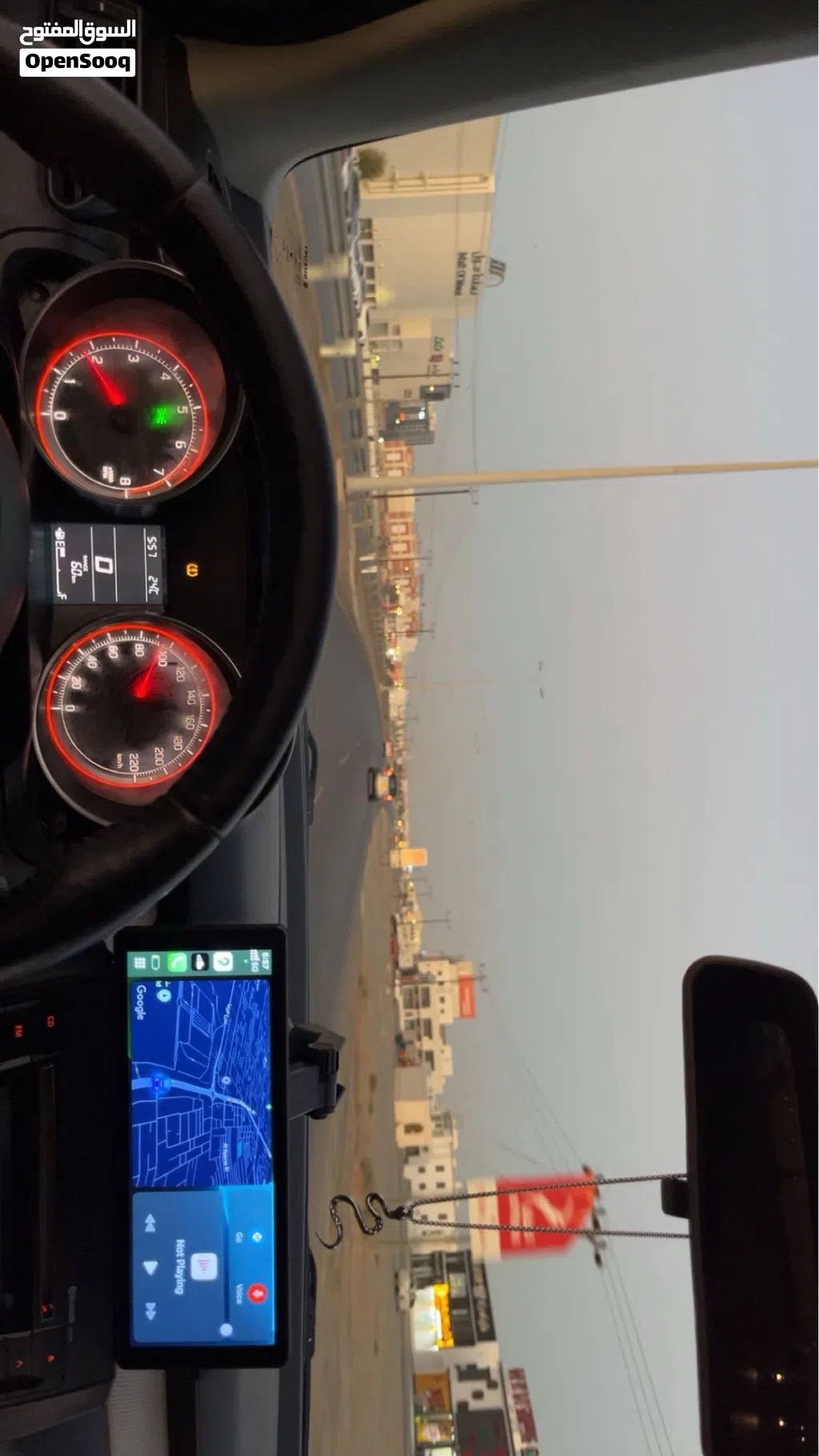 شاشة للسياره تدعم apple carplay and android auto