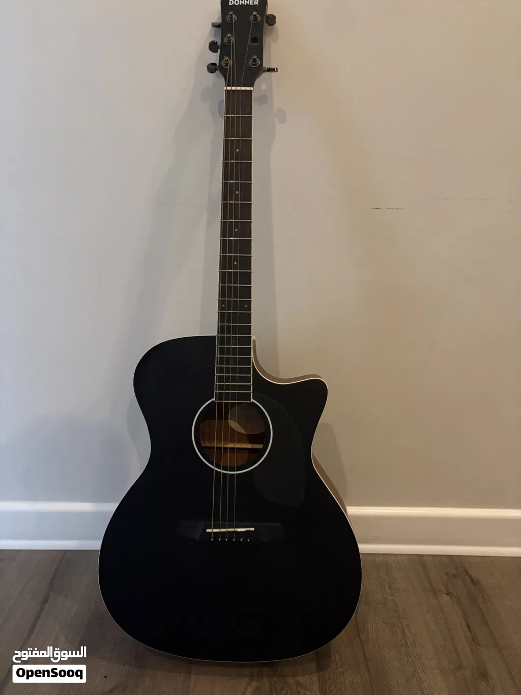 Donner d1 guitar