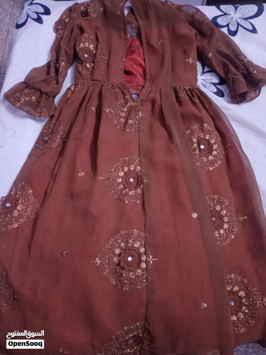 فساتين مستعمله مره واحده