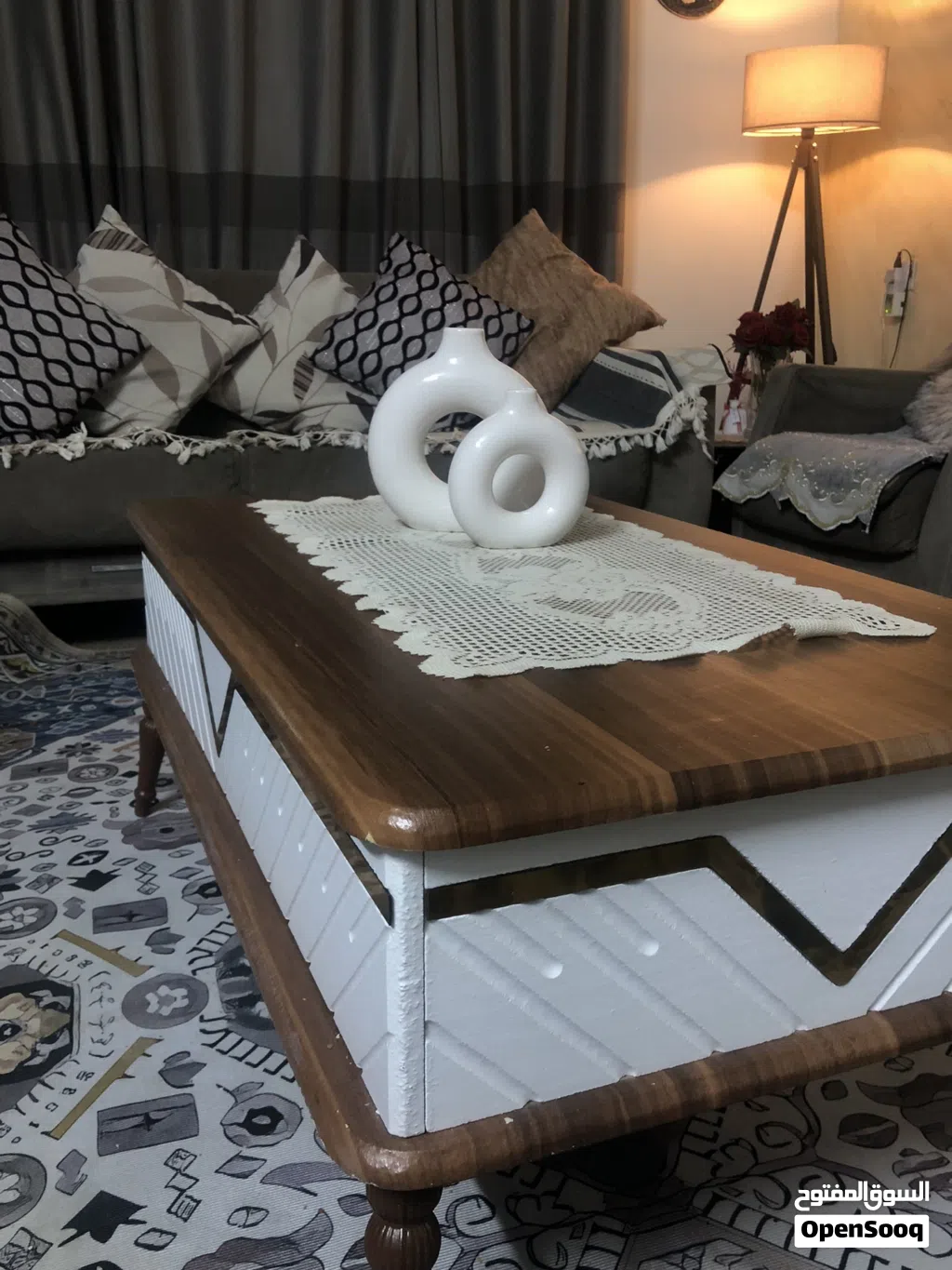 طبلات ثلاثية وطبلة وسطية ابيض