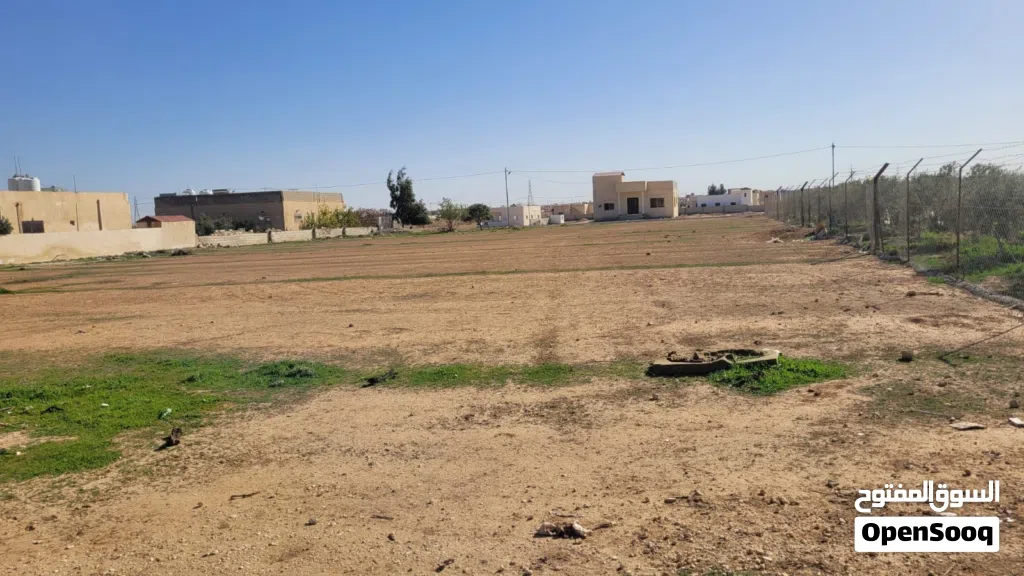 ارض للبيع في المفرق -الفدين -حي سكة بسعر مغري