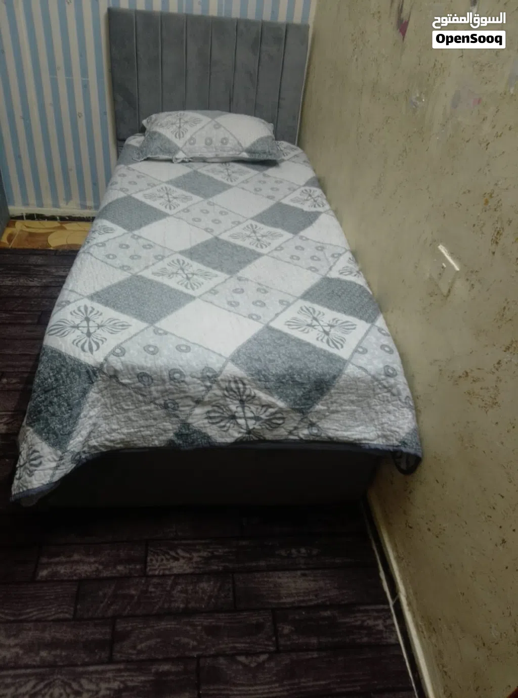 تخت مفرد للبيع