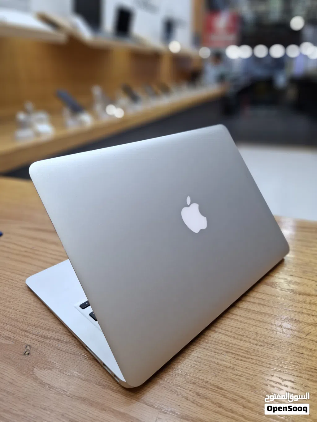 Apple MacBook Air core i5 Dual-Core 4GB RAM 128GB SSD 13"Disply