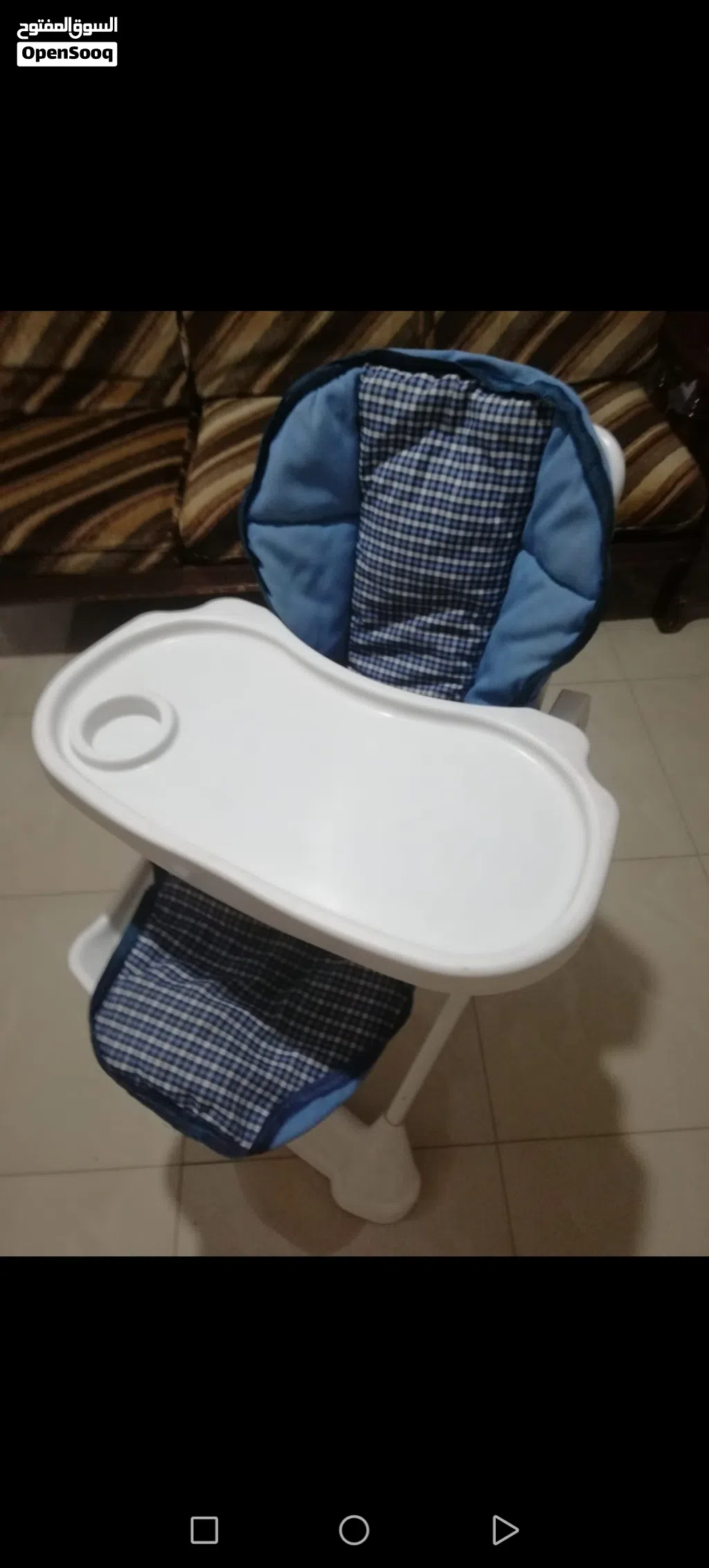 كرسي طعام بحالة ممتازة