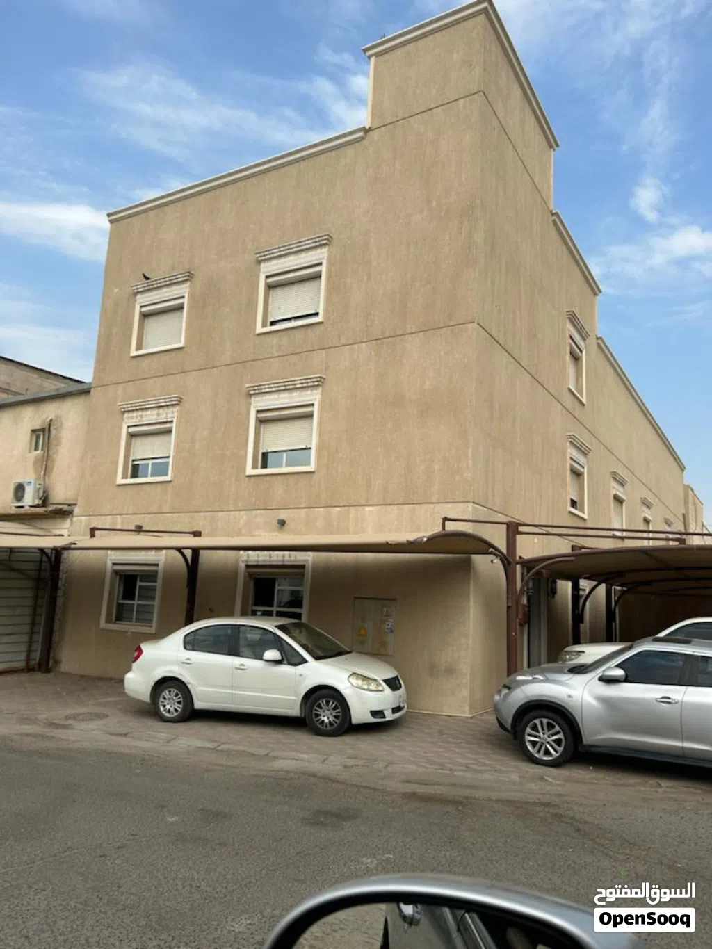Big room for rent in Salmiya family