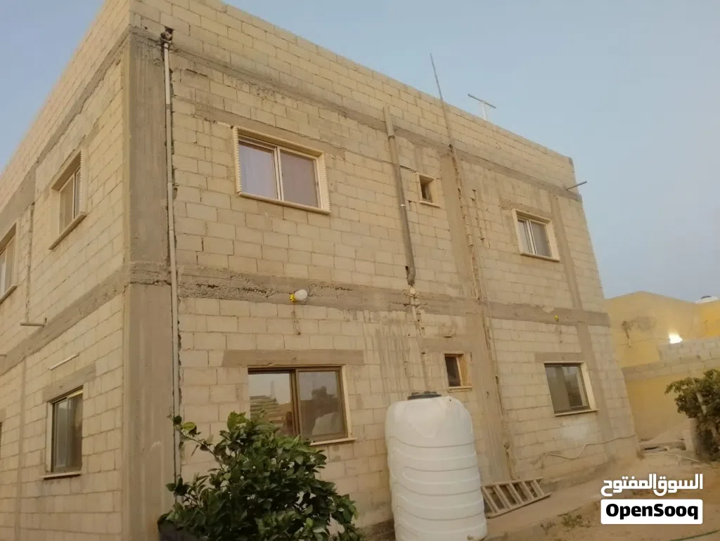 بيت طابقين للبيع