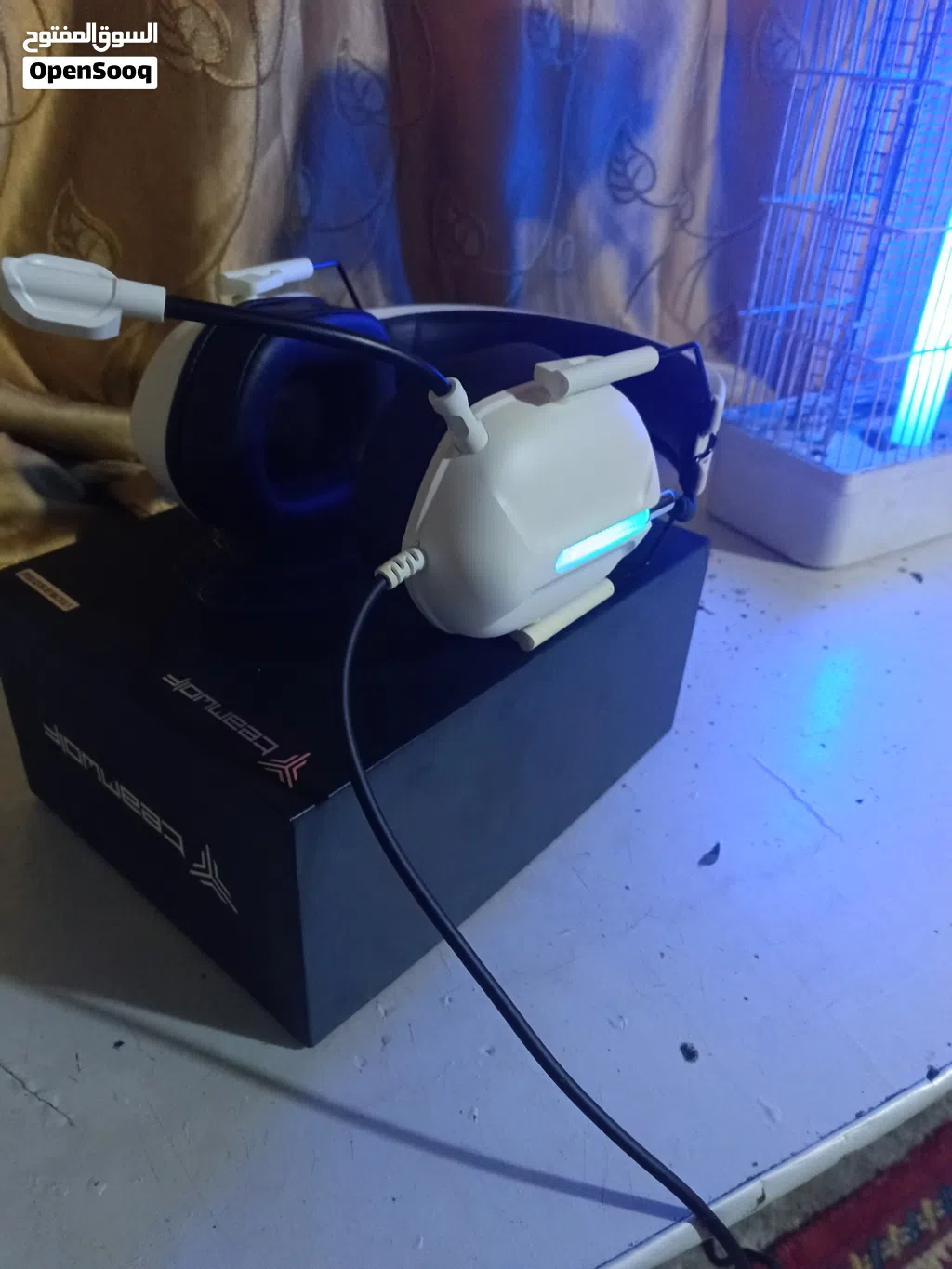 سلام عليكم سماعات كيمنك pc استخدام اسبوع صوته ستريو ومايك نقي وصافي بعت التجميعه وبقت سماعه