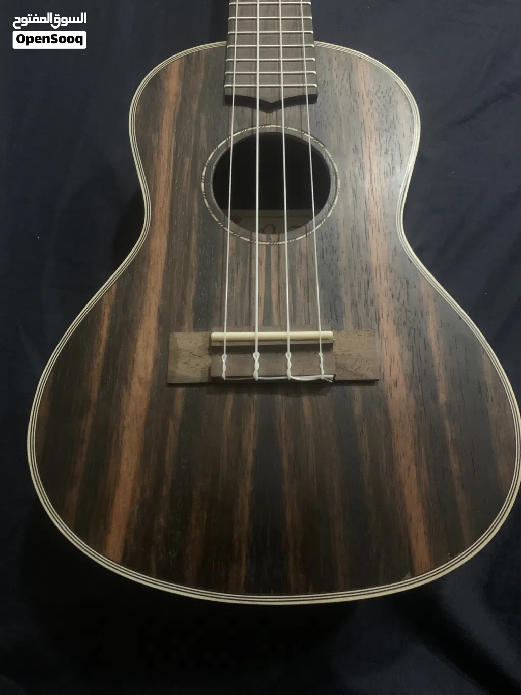 Guitar, UKE. ما مستخدم