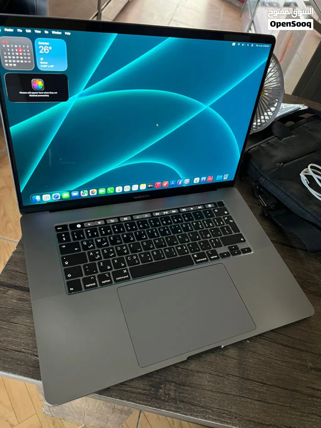 MACBOOK PRO سفاح جدا Core i9 2019 شاشة حجم كبير 16 INCH كرتين شاشة AMD pro 5500M 4GB