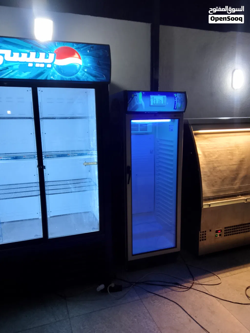 ثلاجة عرض مستعملة