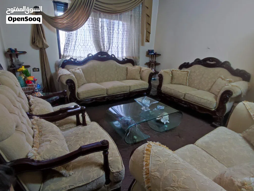 طقم كنب زان +طاولة زجاجية+طاولة تلفاز زجاج وخشب + مرجيحة