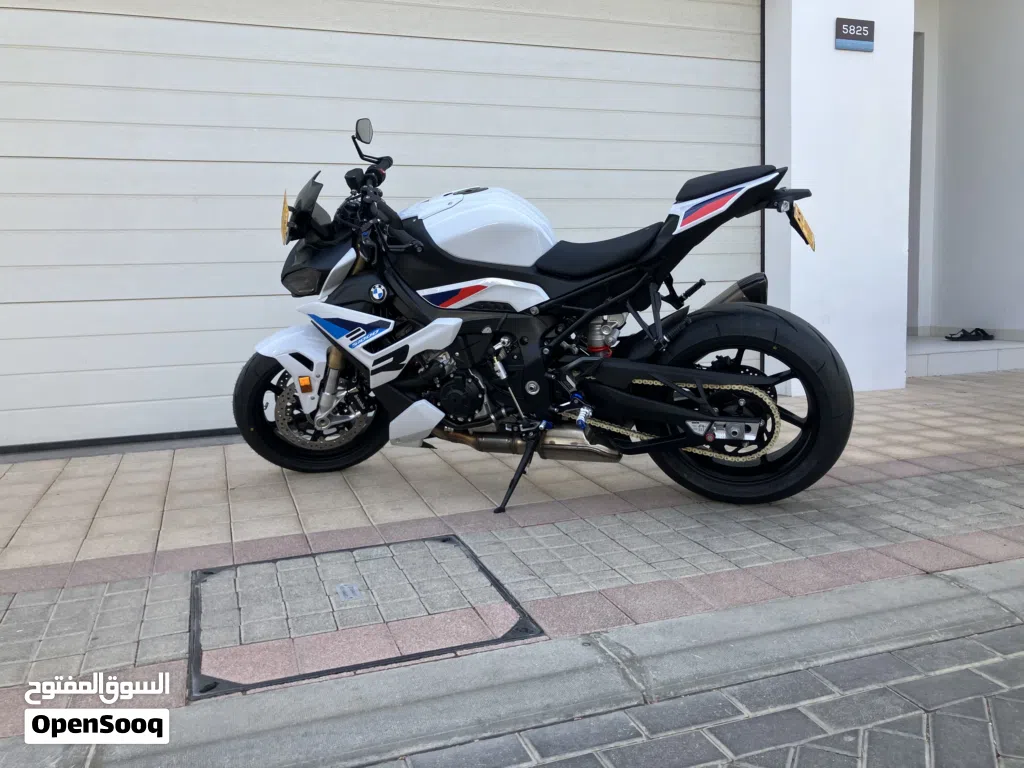 بي إم دبليو S 1000 R