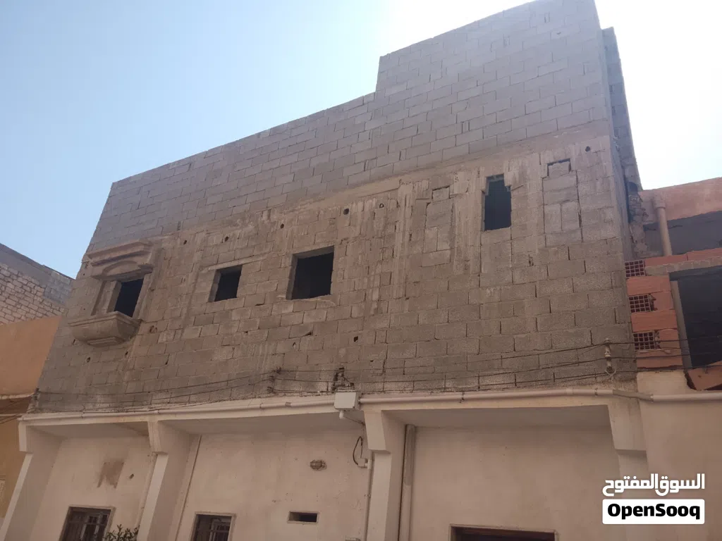 منزل للبيع متكون من دورين في غوط الشعال شارع 10 شارع عيادة الرخاء الاوراق شهادة عقارية شارع قطران