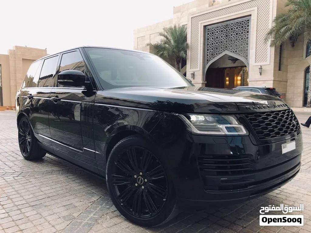 لاند روفر اخرى