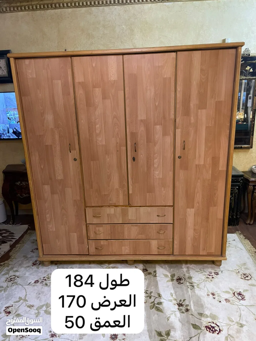 خزانة تفصيل باركيه خشب لاتيه محرفة زان اربع درف مع ثلاث جوارير بحالة ممتازة للبيع 65 دينار عمان اليا