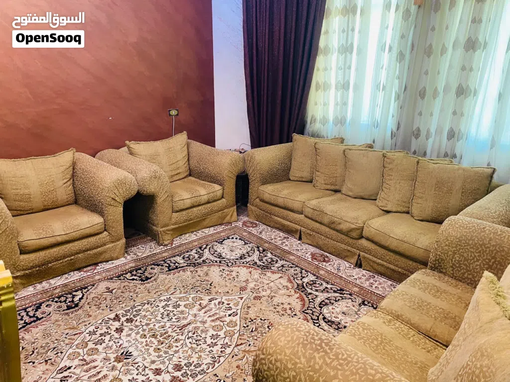 طقم كنبايات مستعمل بحالة جيدة للبيع