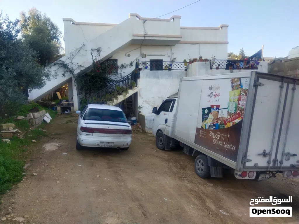 منزل طابقين للبيع