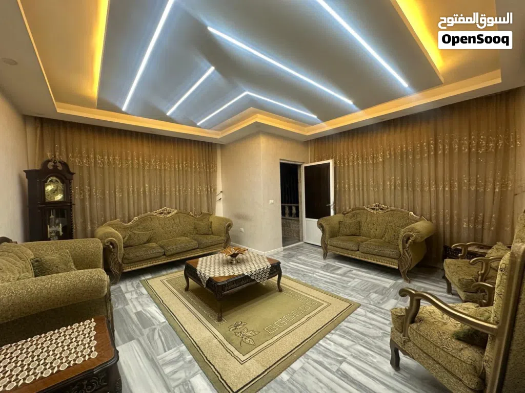 كنب 9 مقاعد كلاسيك خشب ثقيل مريح