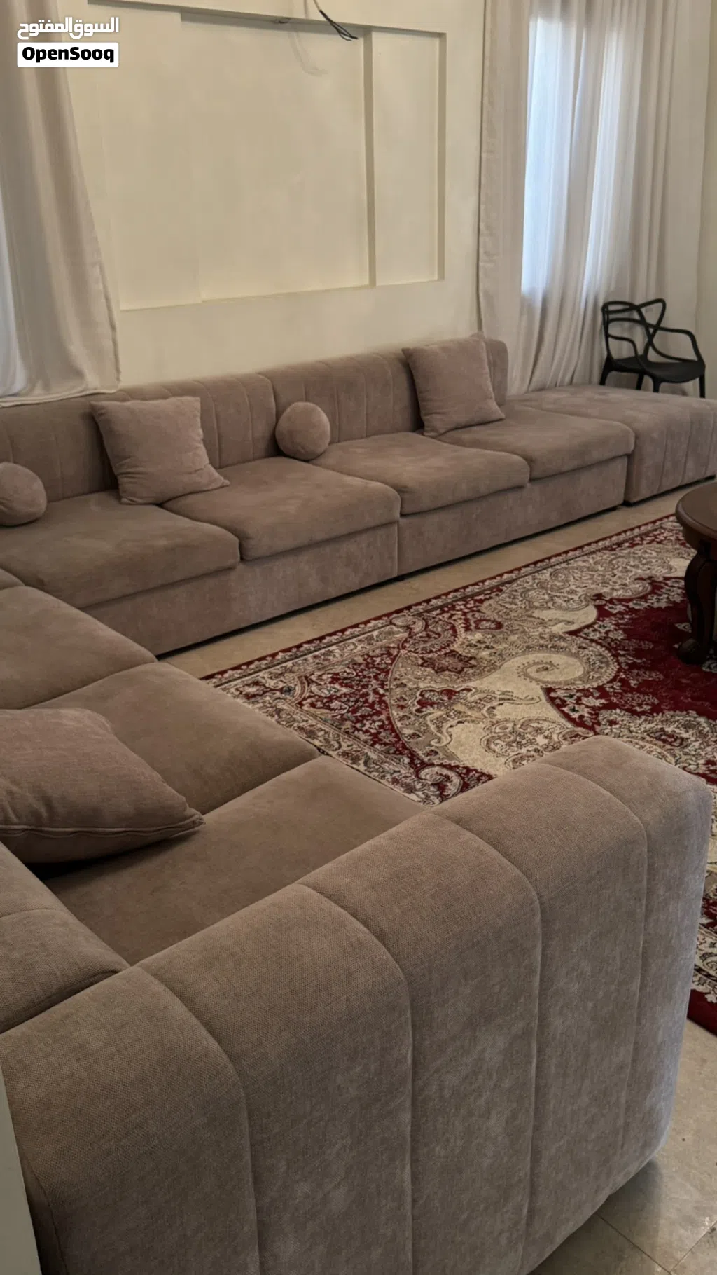 كنب بيج كبير مقاس 3x4 مع 4 كراسي جانبية
