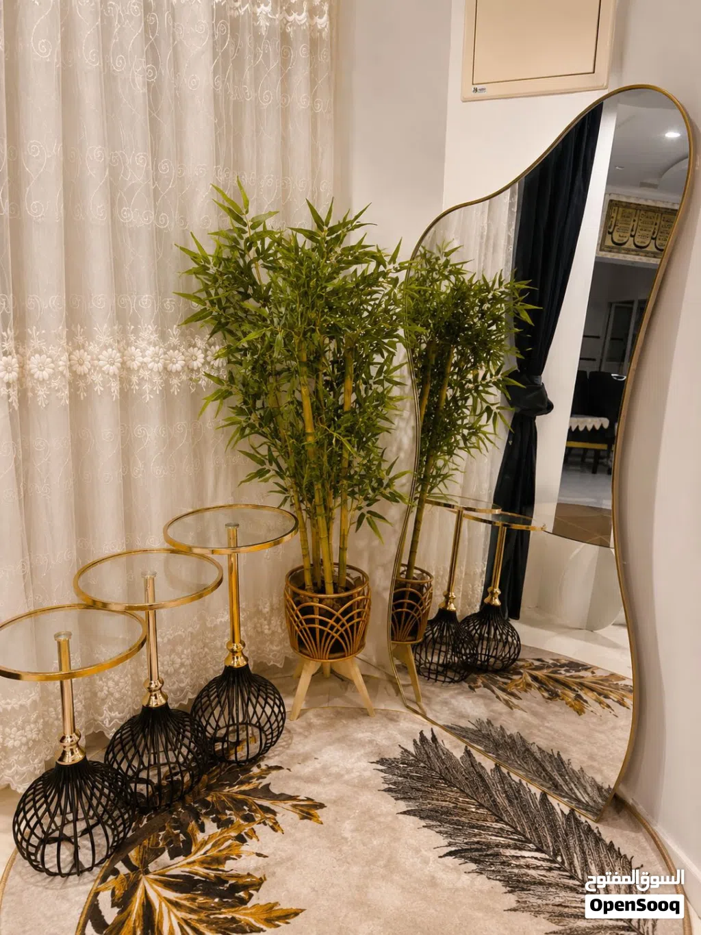 مرايا مع شجره اصطناعيه مع طبلات