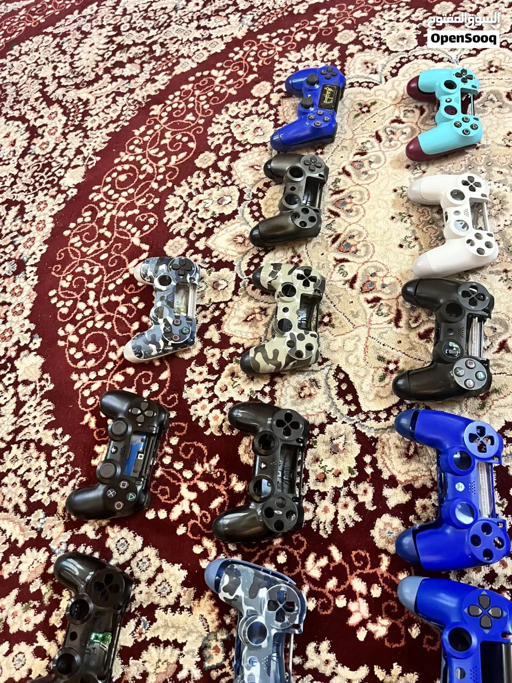 قطع غيار أجهزه بلستيشن4جميع القطع متوفره الأصلي والغير اصلي وبأقل الأسعار يوجد مثل الأزرار والقطع