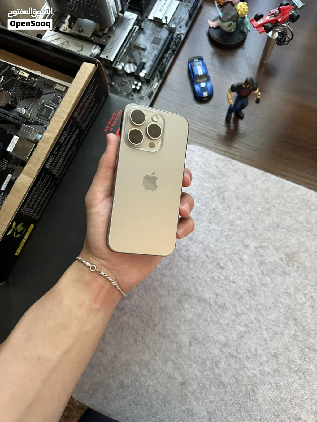 iphone 15pro بحالة ممتازة