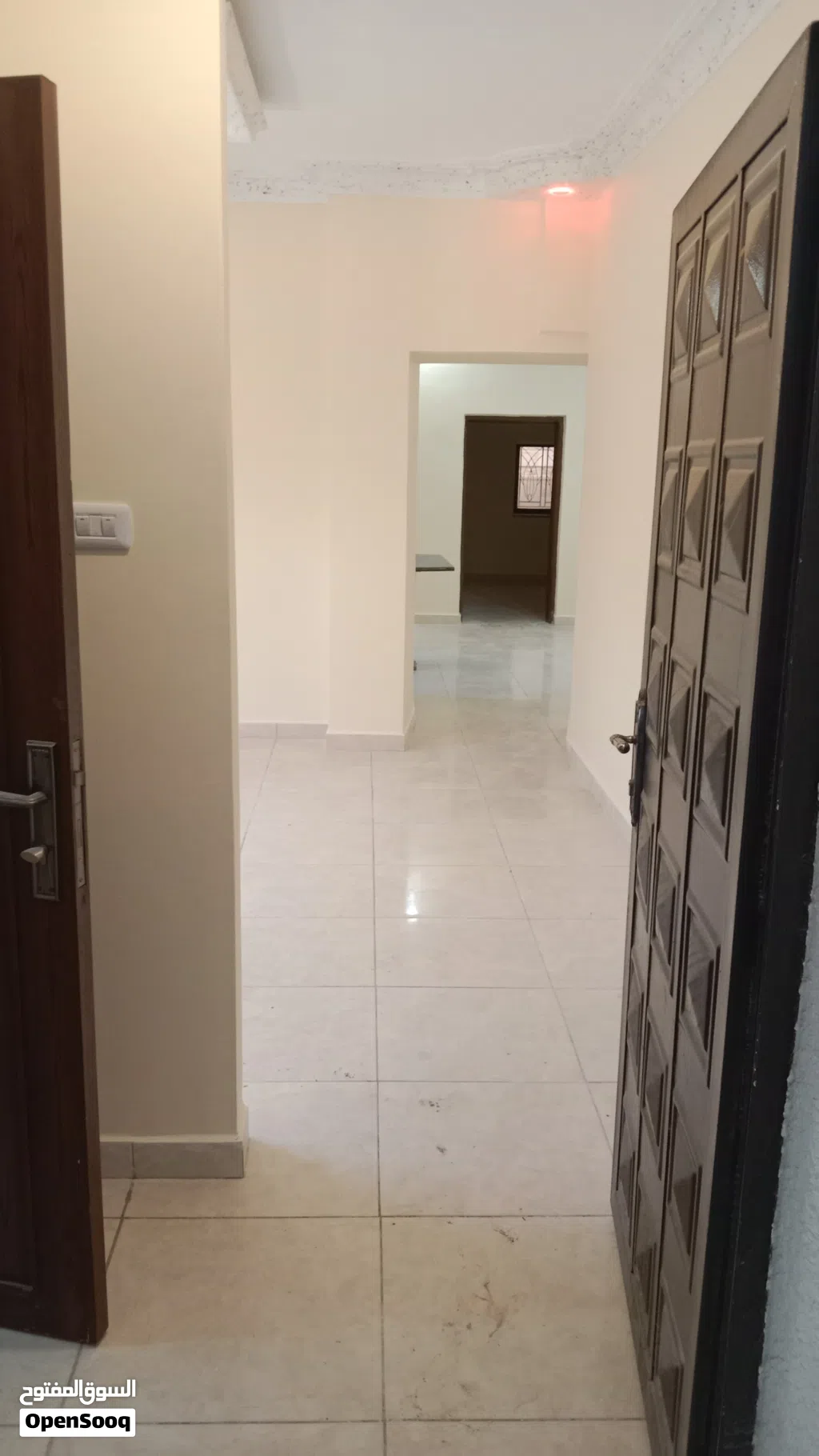 شقه ارضيه للايجار بناء جديد موقع ممتاز
