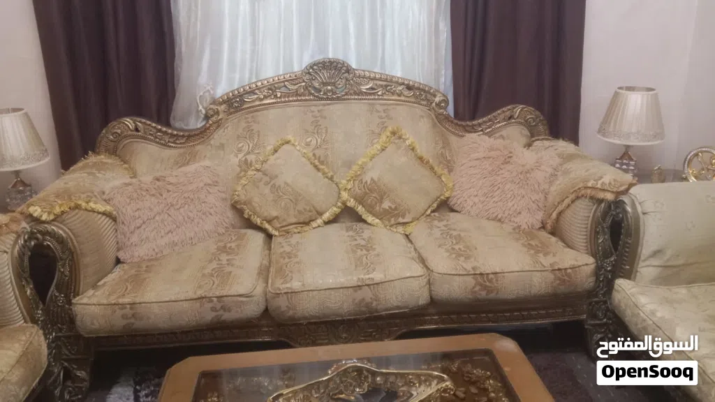 طقم كنب بحاله ممتازه