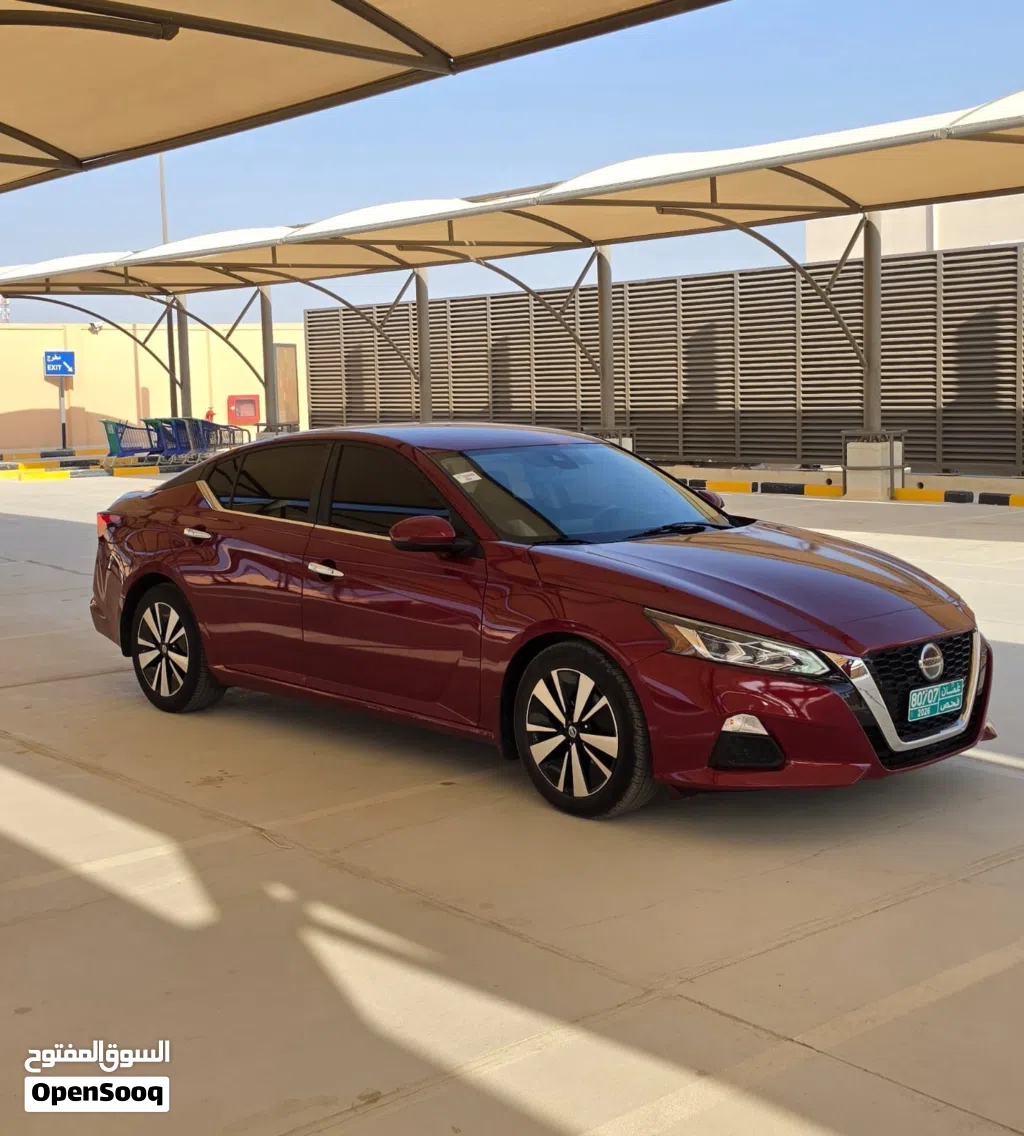 نيسان التيما SV